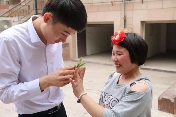 遠(yuǎn)行·愛丨“感動(dòng)”與“被感動(dòng)”